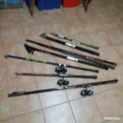 Lot De Cannes à Peche Ainsi Que Moulinets Mitchell Des Serie 300 Et 900 Le Materiel Est En Parfait