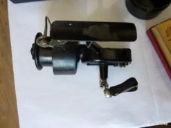 Moulinet Mitchell 300 Pick-up Premier Modèle En TBE Avec Une Deuxième Bobine Et Boite D'origine -Mitchell 00007 Moulinet Mitchell 300 pick up premier modele en TBE avec une deuxieme bobine et boite d origine